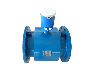 Battery-powered electromagnetic flowmeter